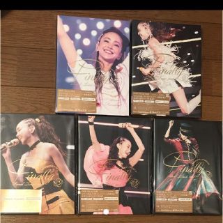 AAA様専用 安室奈美恵 ～Finally～

ブルーレイ  全5種
初回限定版(ミュージック)