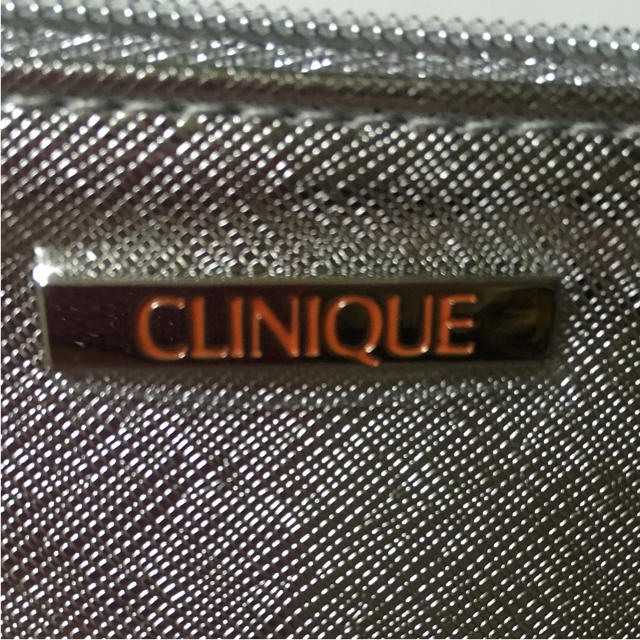 CLINIQUE(クリニーク)のCLINIQUE シルバー & オレンジ ポーチ レディースのファッション小物(ポーチ)の商品写真