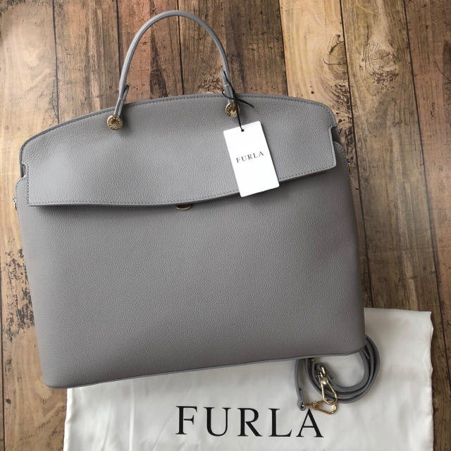 Furla(フルラ)の新品  18AW フルラ マイパイパー L 新色 947739 グレー レディースのバッグ(ハンドバッグ)の商品写真