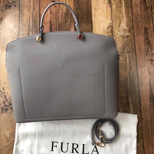 Furla(フルラ)の新品  18AW フルラ マイパイパー L 新色 947739 グレー レディースのバッグ(ハンドバッグ)の商品写真