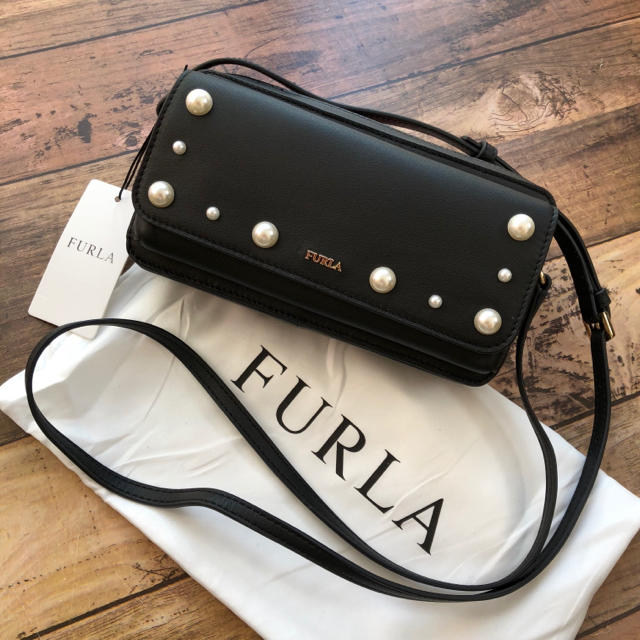 Furla(フルラ)の最新作‼︎ 新品 フルラ パール ショルダーバッグ ブラック 二次会にもピッタリ レディースのバッグ(ショルダーバッグ)の商品写真