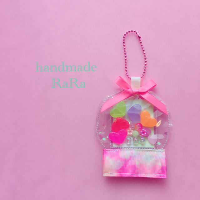 スノードーム♡ネームタグ  キャンディハーツ ハンドメイドのファッション小物(バッグチャーム)の商品写真