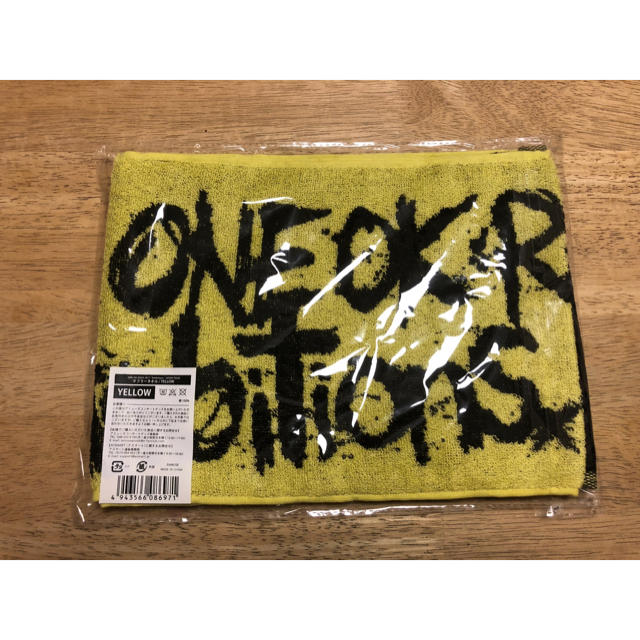 ONE OK ROCK(ワンオクロック)のワンオク マフラータオル&ラバーバンド エンタメ/ホビーのタレントグッズ(ミュージシャン)の商品写真