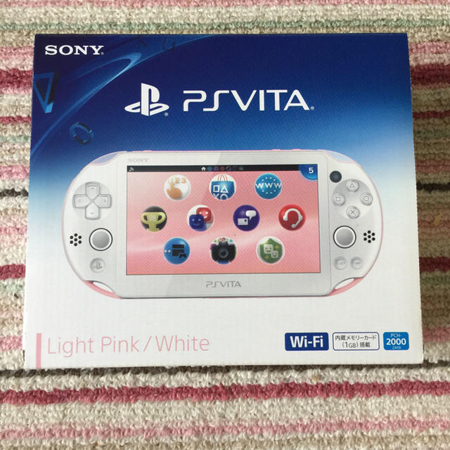 PSVIta ライトピンク／ホワイト +メモリーカード32GB