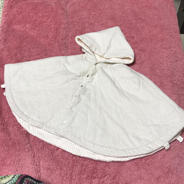 PETIT BATEAU(プチバトー)のプチバトー リバーシブル ポンチョ キッズ/ベビー/マタニティのベビー服(~85cm)(ジャケット/コート)の商品写真