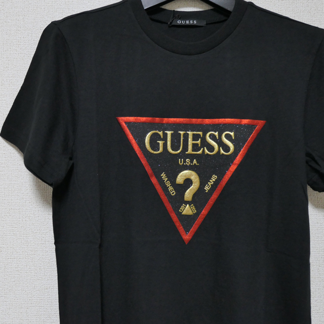 GUESS(ゲス)のGUESS✩ゴールドラメ ユニセックス 紙袋 メンズのトップス(Tシャツ/カットソー(半袖/袖なし))の商品写真