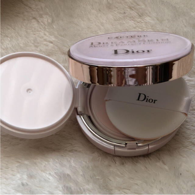 Dior(ディオール)のカプチュール ドリームスキン モイスト クッション コスメ/美容のベースメイク/化粧品(化粧下地)の商品写真