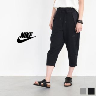 ナイキ(NIKE)の☆未使用 ナイキ テック フリース クロップド パンツ 紺色(クロップドパンツ)