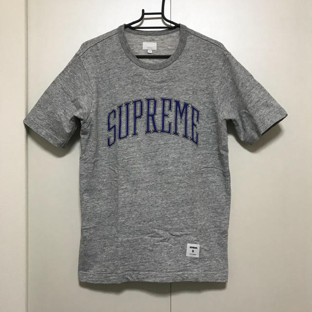 Supreme(シュプリーム)の送料無料 supreme arch logo シュプリーム 半袖Tシャツ S メンズのトップス(Tシャツ/カットソー(半袖/袖なし))の商品写真