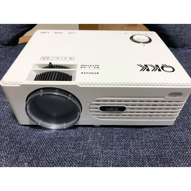 QKK 2400ルーメン 小型プロジェクター フルHD HDMI 台形補正の通販 by KT-Store｜ラクマ