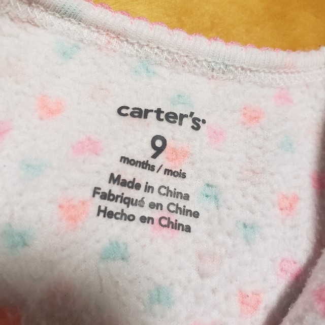 carter's(カーターズ)のcarter's 9 フリース生地 カバーオール 白×蛍光色ハート キッズ/ベビー/マタニティのベビー服(~85cm)(カバーオール)の商品写真