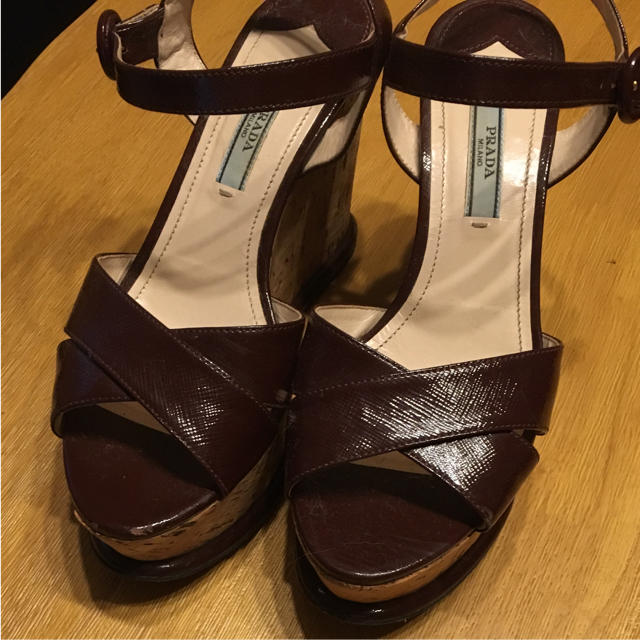 プラダウエッジソールサンダル美品 プラダウエッジソールサンダル美品