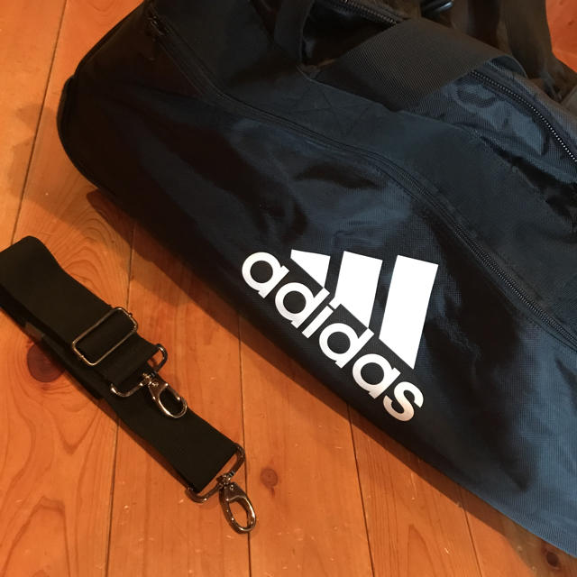 adidas(アディダス)のコマ付き adidas  カバン  メンズのバッグ(トラベルバッグ/スーツケース)の商品写真