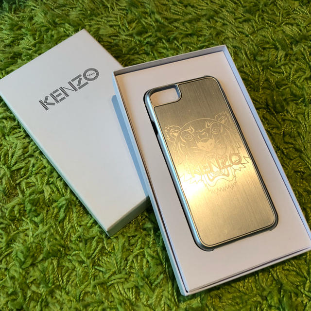 KENZO(ケンゾー)のKENZO iPhone ケース シルバー  スマホ/家電/カメラのスマホアクセサリー(iPhoneケース)の商品写真