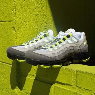 ナイキ(NIKE)のNIKE AIR  VAPORMAX 95 neon イエローグラデ  us10(スニーカー)