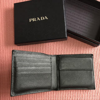 PRADA - 【PRADA】財布 二つ折り 黒 メンズの通販 by rinrin's shop 
