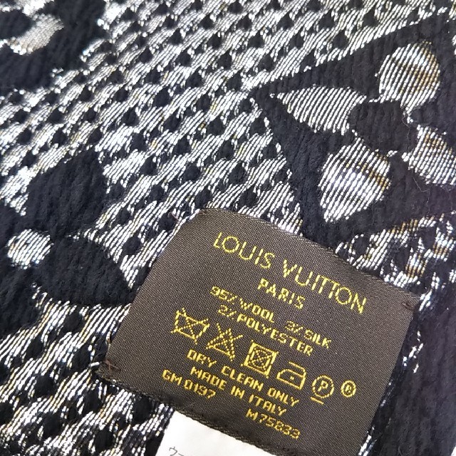 LOUIS VUITTON(ルイヴィトン)の【超人気シャイン・未使用品】Louis Vuitton　エシャルプロゴマニア レディースのファッション小物(マフラー/ショール)の商品写真