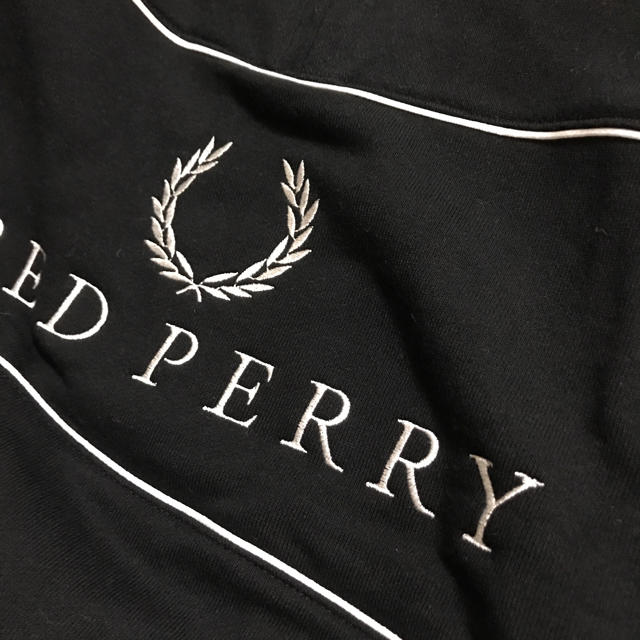 FRED PERRY(フレッドペリー)のFRED PERRY × アメリカンラグシー別注スウェット メンズのトップス(スウェット)の商品写真