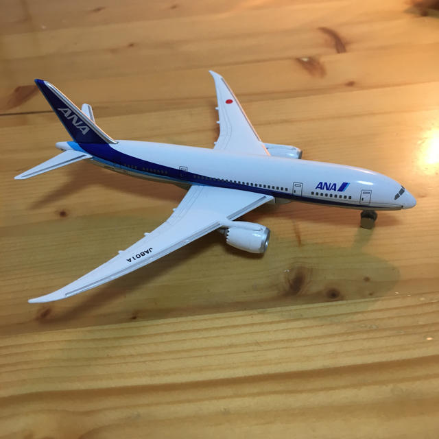 ANA(全日本空輸) - 飛行機のミニカー(ANA boeing 737-8)の通販 ANA(全日本空輸) - 飛行機のミニカー(ANA boeing 737-8)の通販