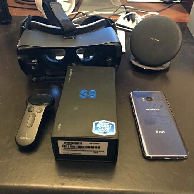 SAMSUNG(サムスン)のグローバル版galaxyS8、GearVR、純正WirelessCharger スマホ/家電/カメラのスマートフォン/携帯電話(スマートフォン本体)の商品写真