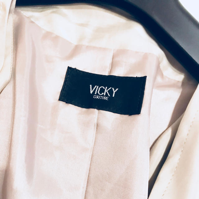 VICKY(ビッキー)の⑤ビッキー ライトベージュ シャンパンゴールド ジャケット  レディースのジャケット/アウター(テーラードジャケット)の商品写真