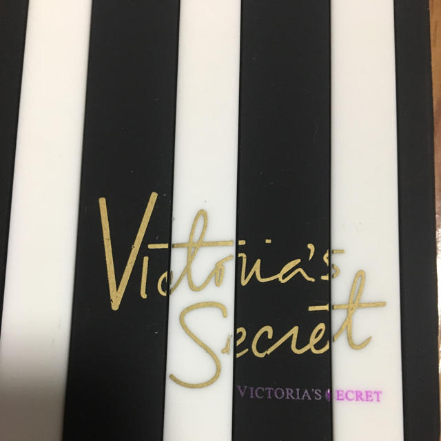 Victoria's Secret(ヴィクトリアズシークレット)の【値下げ済】VICTORIA'S SECRET iPhone シリコンケース スマホ/家電/カメラのスマホアクセサリー(iPhoneケース)の商品写真