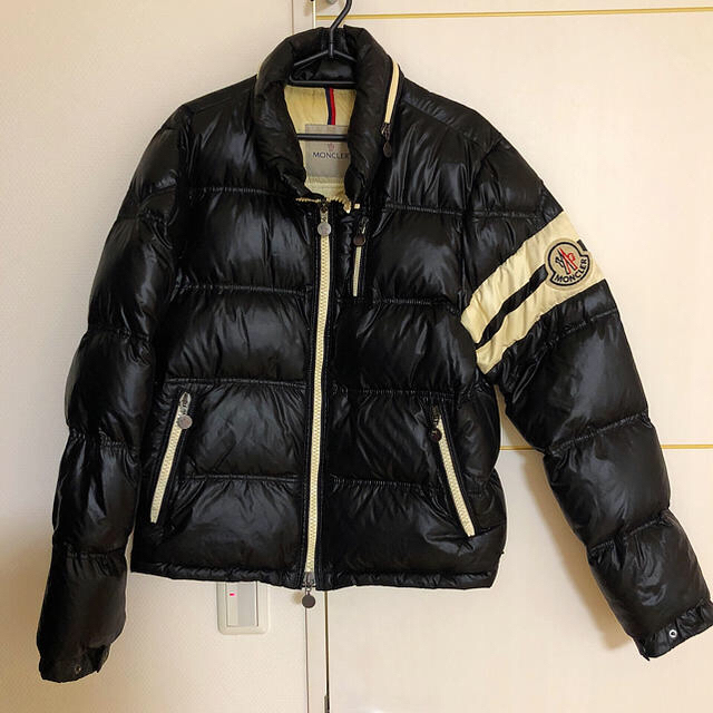 MONCLER(モンクレール)の【リフィ様専用】MONCLER  ダウン    メンズのジャケット/アウター(ダウンジャケット)の商品写真