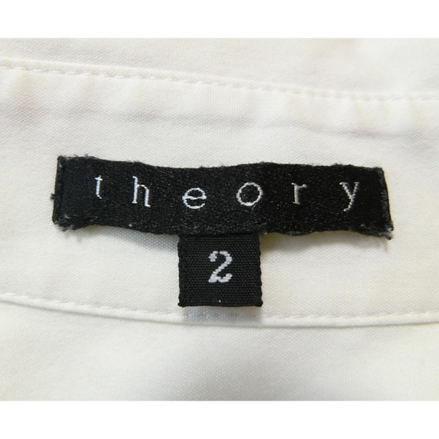 theory(セオリー)のtheory セオリー　白い定番の長袖スレッチシャツ 2 レディースのトップス(シャツ/ブラウス(長袖/七分))の商品写真