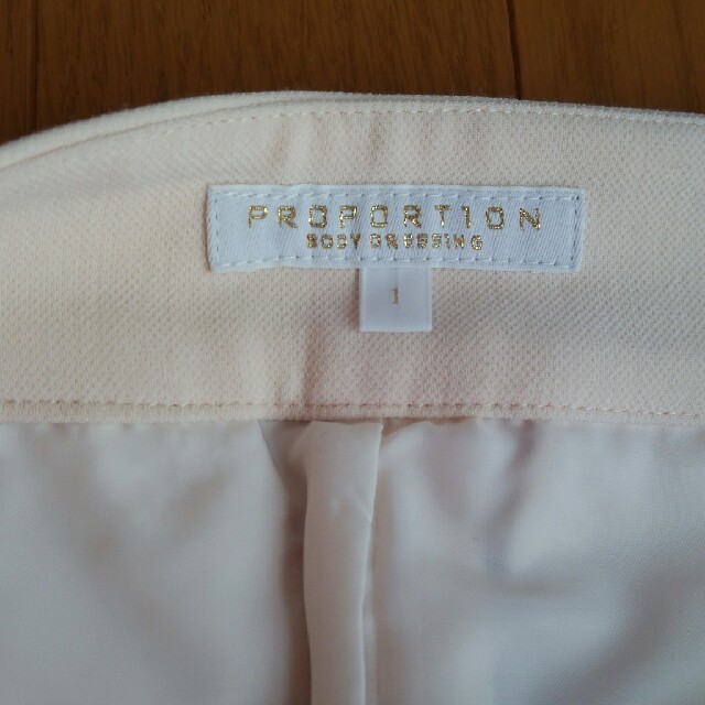 PROPORTION BODY DRESSING(プロポーションボディドレッシング)のﾌﾟﾛﾎﾟｰｼｮﾝﾎﾞﾃﾞｨｰﾄﾞﾚｯｼﾝｸﾞ  ﾜｲﾄﾞﾊﾟﾝﾂ レディースのパンツ(クロップドパンツ)の商品写真