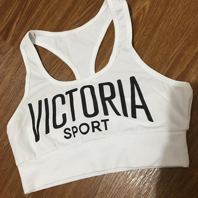 Victoria's Secret(ヴィクトリアズシークレット)のヴィクトリアスポーツ新品  Sサイズ スポーツ/アウトドアのランニング(ウェア)の商品写真