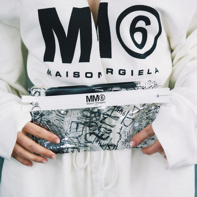 MM6(エムエムシックス)のMM6 "スクリブル"クリアポーチ レディースのファッション小物(ポーチ)の商品写真