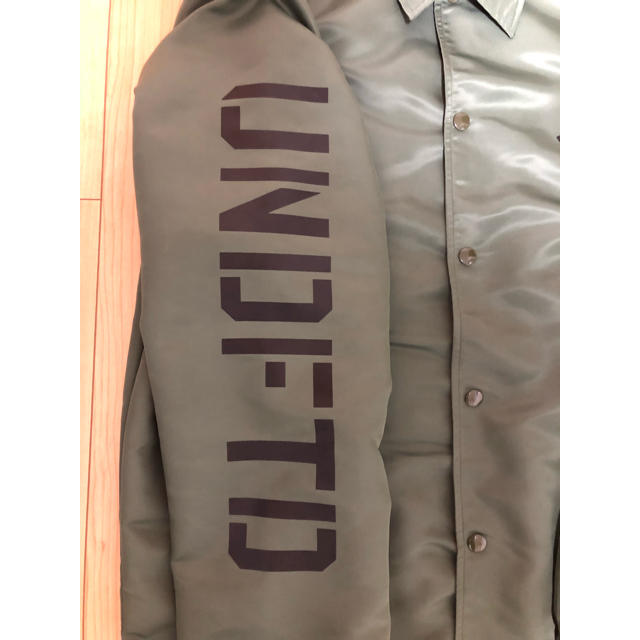 UNDEFEATED(アンディフィーテッド)のUNDEFEATED champion コーチジャケット L カーキ 97 メンズのジャケット/アウター(ナイロンジャケット)の商品写真