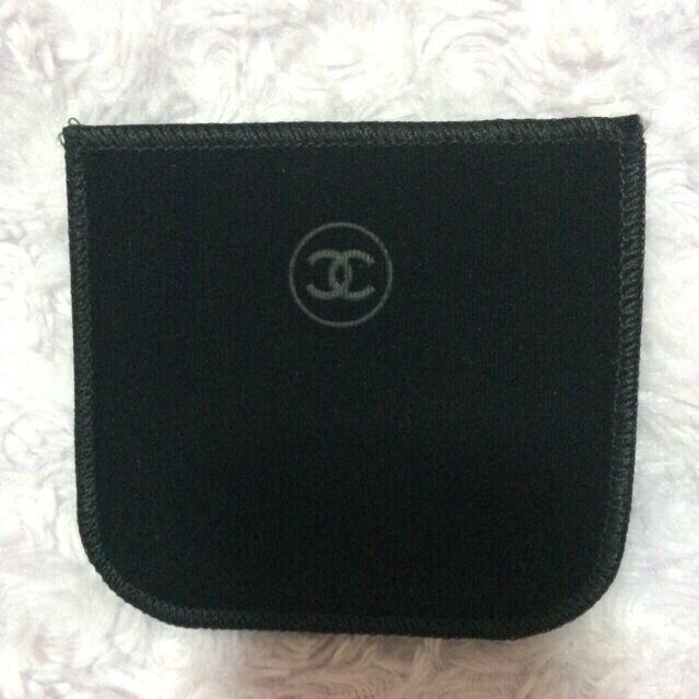 CHANEL(シャネル)のシャネル♡布ケース♡布カバー コスメ/美容のベースメイク/化粧品(その他)の商品写真