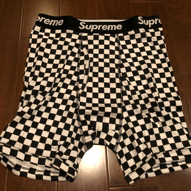 Supreme(シュプリーム)のMサイズ 3枚セット supreme hanes boxer briefs メンズのアンダーウェア(ボクサーパンツ)の商品写真