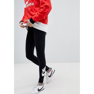 ナイキ(NIKE)の【Ｓサイズ 】新品タグ付き Nike レッグアシー ロゴ レギンス ブラック(レギンス/スパッツ)