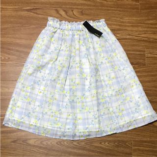 ダブルクローゼット(w closet)の【新品】w closet  スカート 膝丈スカート  花柄(ひざ丈スカート)