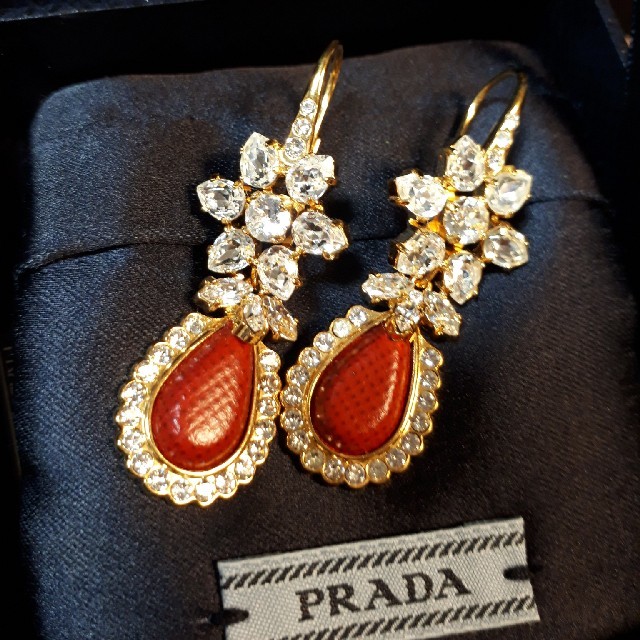 PRADA(プラダ)のPRADA　ビジュー　ピアス レディースのアクセサリー(ピアス)の商品写真