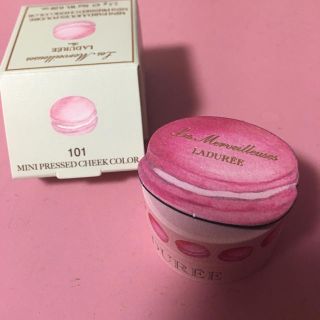 レメルヴェイユーズラデュレ(Les Merveilleuses LADUREE)のラデュレ マカロン ミニプレストチークカラー 新品未使用(チーク)