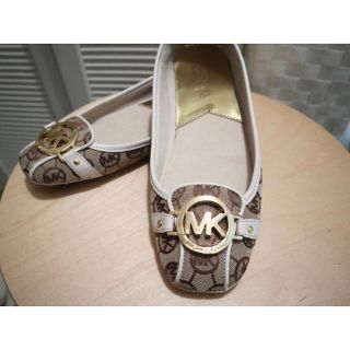 MICHAEL KORS(ローファー/革靴)のフリマアイテム一覧 MICHAEL KORS(ローファー/革靴)のフリマアイテム一覧