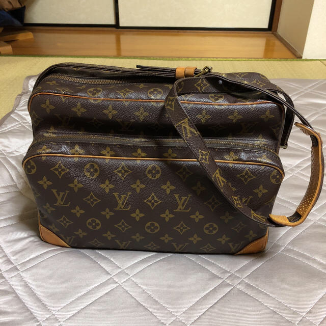 ずー様専用 ルイヴィトンナイル-