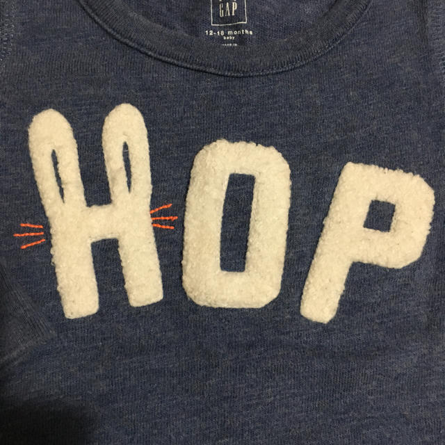 babyGAP(ベビーギャップ)のギャップ ロンT うさぎ 80 キッズ/ベビー/マタニティのベビー服(~85cm)(シャツ/カットソー)の商品写真