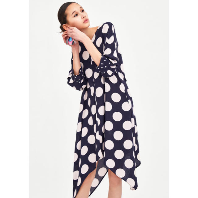 ZARA - 完売品 ザラ ドット アシンメトリー デザイン ワンピ 水玉 ... 完売品 ザラ ドット アシンメトリー デザイン ワンピ 水玉 ミディ ドレス