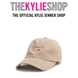 カイリーコスメティックス(Kylie Cosmetics)の再値下げ！！THE KYLIE SHOP 唇ロゴキャップ(キャップ)