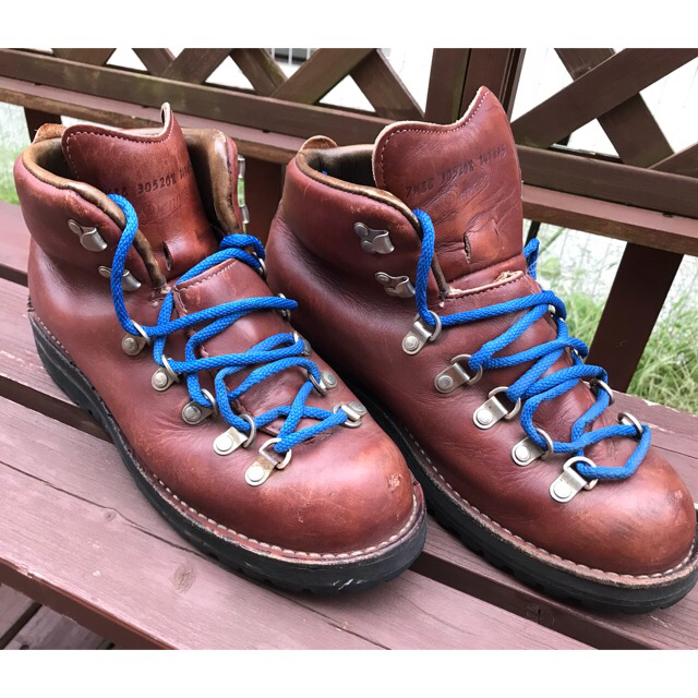 Danner(ダナー)の【値下げ】ダナー マウンテンライト 黒タグ ゴアテックス 7 1/2EE メンズの靴/シューズ(ブーツ)の商品写真