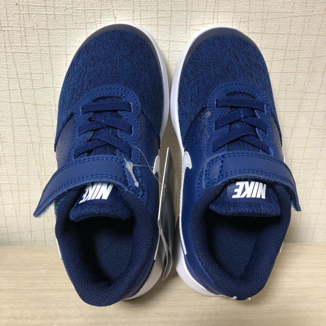 NIKE(ナイキ)のいちごさま様専用 キッズ/ベビー/マタニティのキッズ靴/シューズ(15cm~)(スニーカー)の商品写真