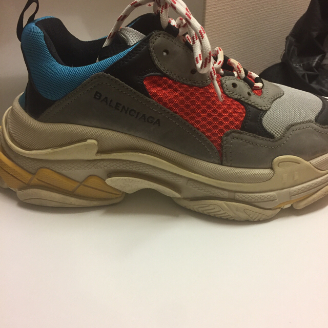 Balenciaga(バレンシアガ)の定価以下balenciaga triple s 41 メンズの靴/シューズ(スニーカー)の商品写真