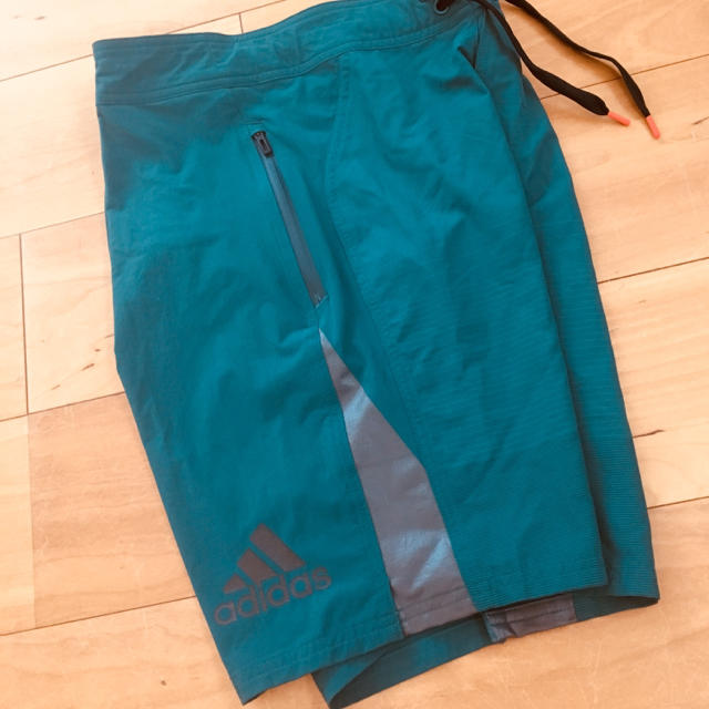 adidas(アディダス)の新品 アディダス トレーニングショーツ M スポーツ/アウトドアのトレーニング/エクササイズ(その他)の商品写真