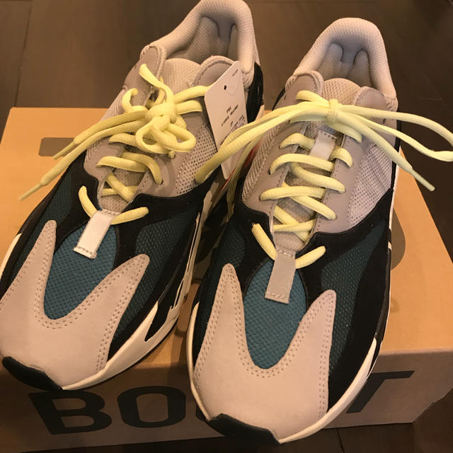 adidas(アディダス)のyeezy runner 700 メンズの靴/シューズ(スニーカー)の商品写真