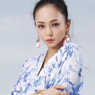 エイチアンドエム(H&M)の月野うさこ様専用   H&M 安室奈美恵  ピアス  アクセ グッズ(ミュージシャン)