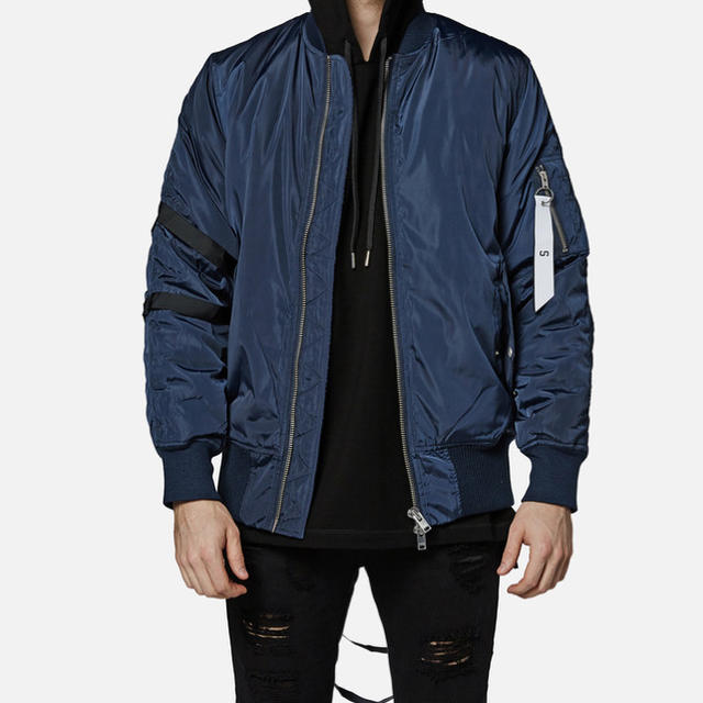 Stampd' LA(スタンプドエルエー)のSTAMPD - STRAPPED BOMBER JACKET メンズのジャケット/アウター(フライトジャケット)の商品写真